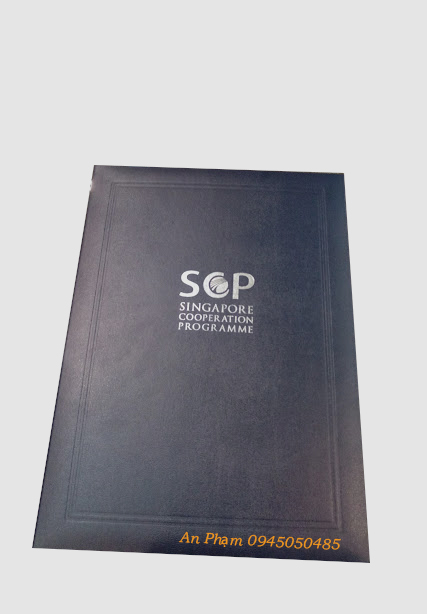 Kẹp trình ký của Đại Sứ Quán Singapore