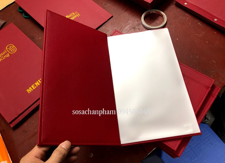 Menu bìa da đỏ ép chìm nhũ vàng