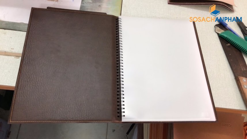 Menu bìa da nâu có sẵn